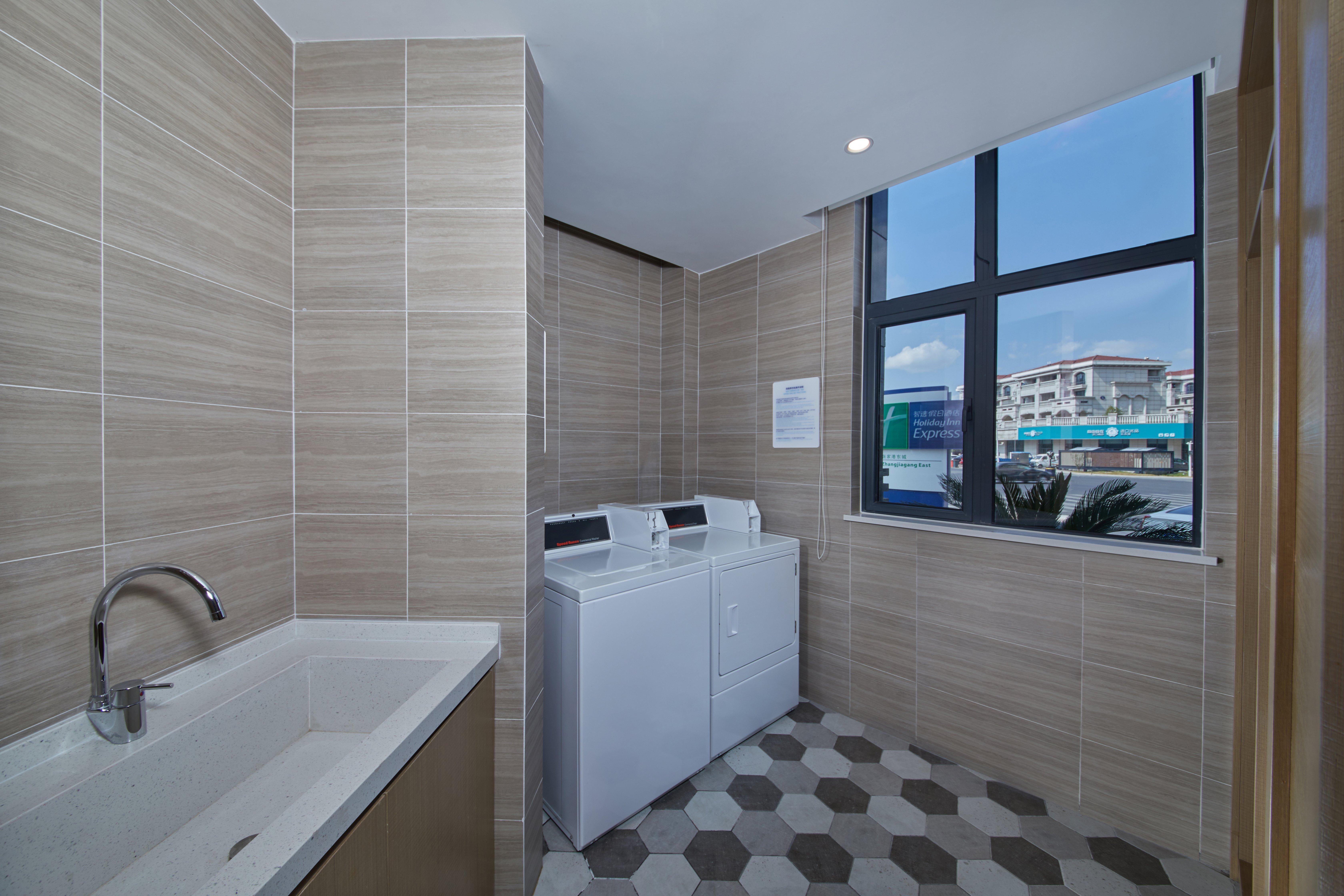 Holiday Inn Express Zhangjiagang East By Ihg מראה חיצוני תמונה