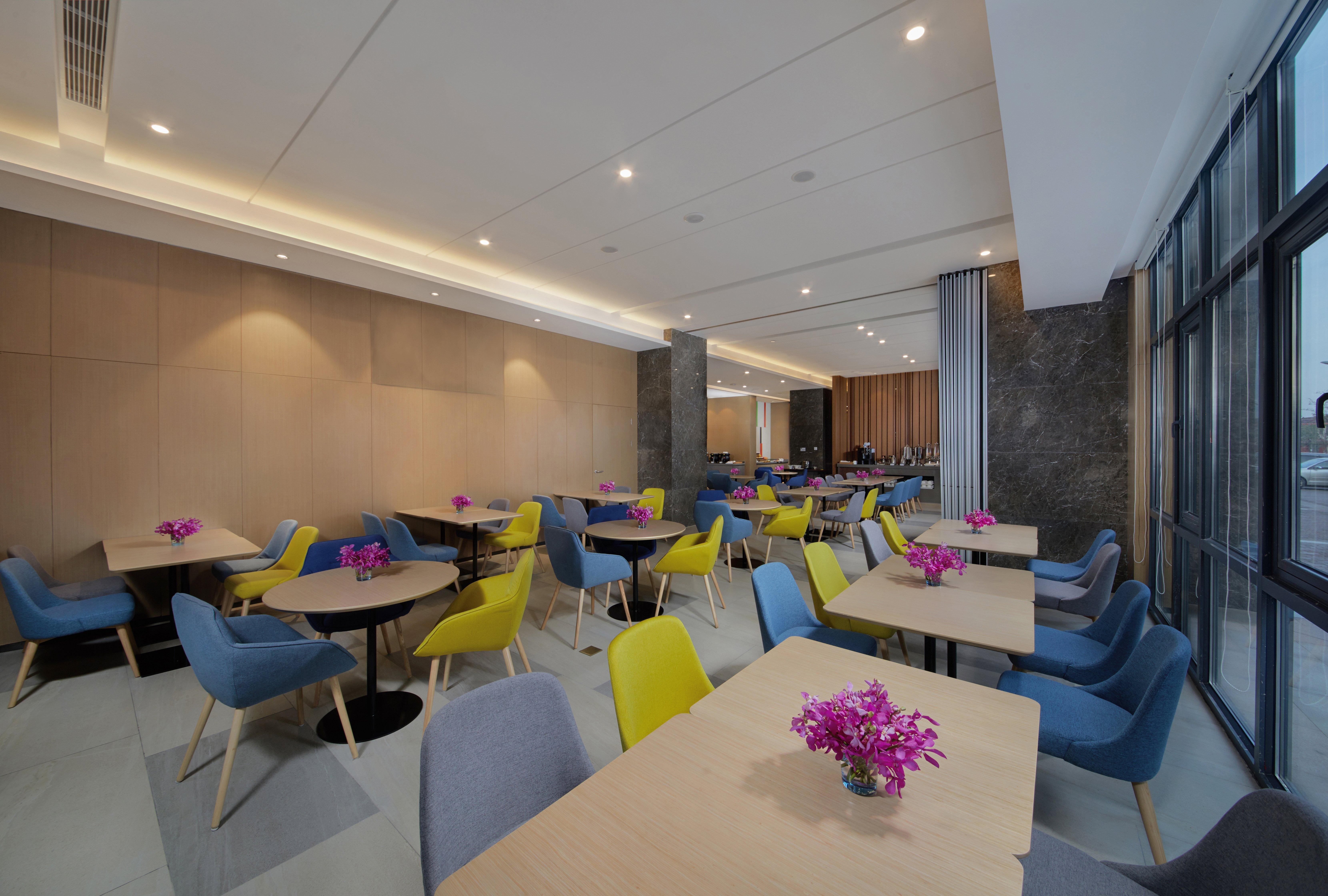 Holiday Inn Express Zhangjiagang East By Ihg מראה חיצוני תמונה