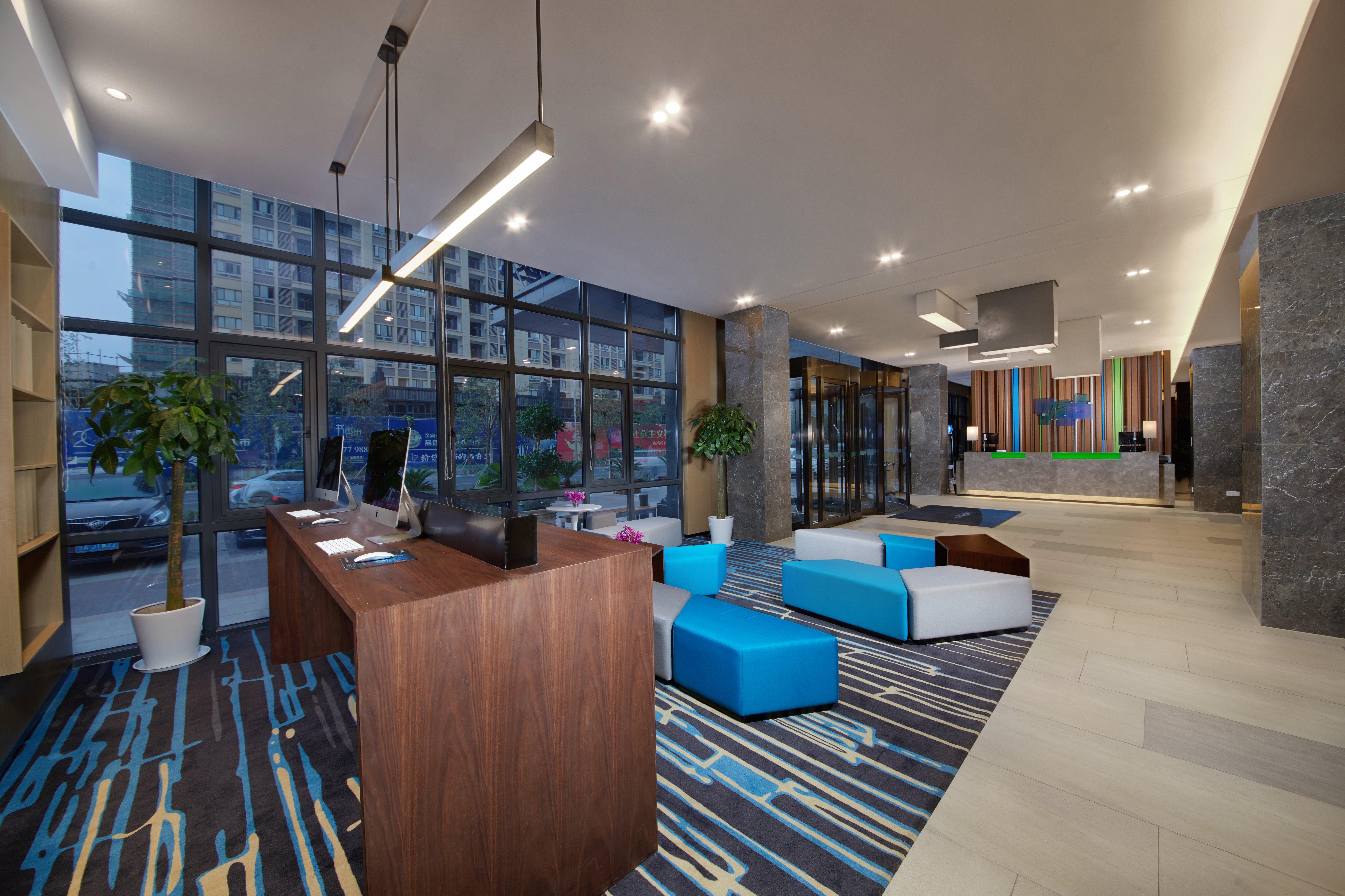 Holiday Inn Express Zhangjiagang East By Ihg מראה חיצוני תמונה