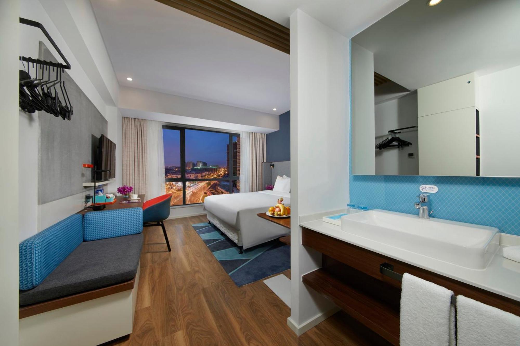 Holiday Inn Express Zhangjiagang East By Ihg מראה חיצוני תמונה