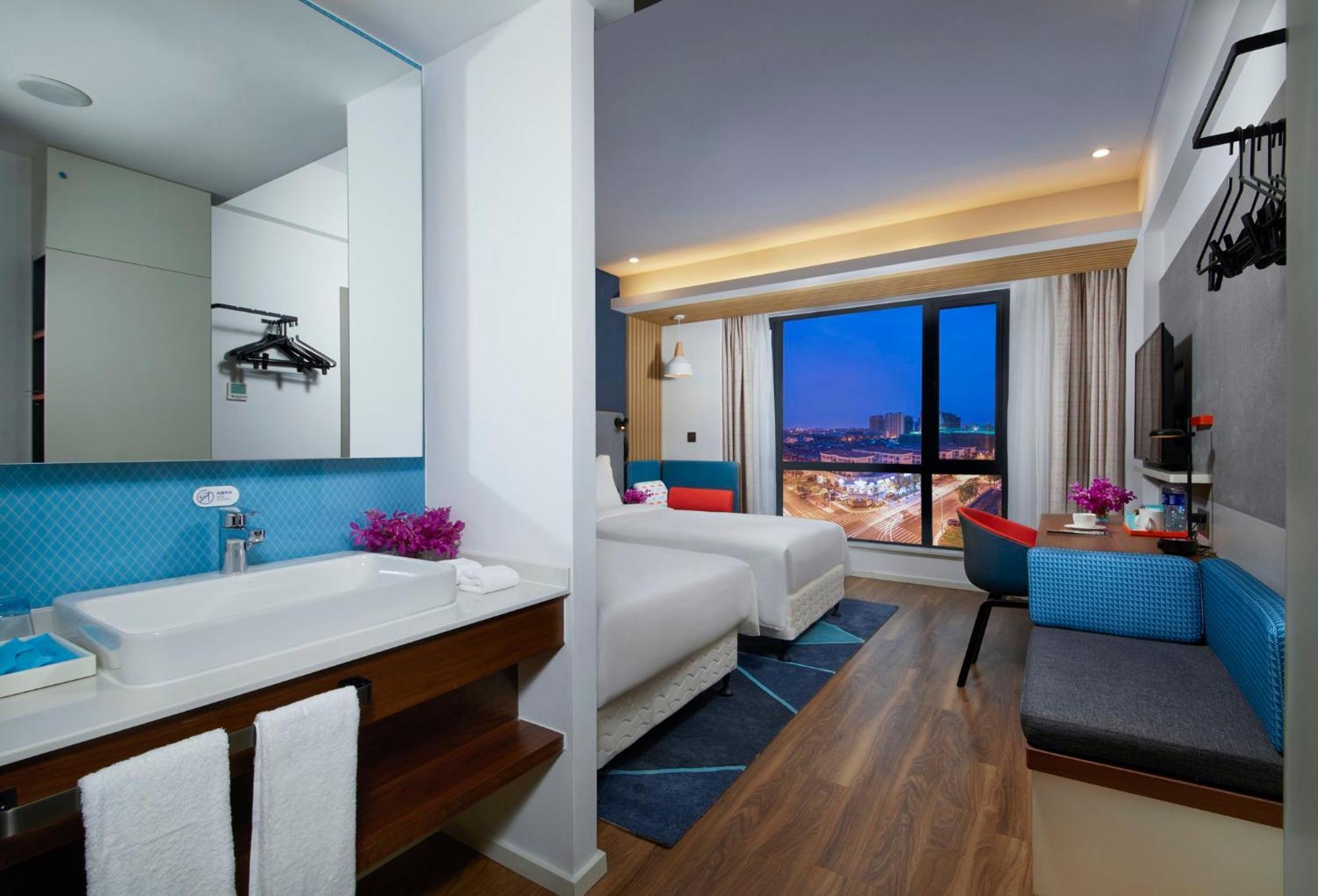 Holiday Inn Express Zhangjiagang East By Ihg מראה חיצוני תמונה